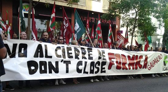 Trabajadores y trabajadoras de Formica se concentran en Madrid en defensa de sus puestos de trabajo