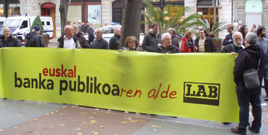 Euskal banka publikoaren aldeko elkarretaratzeak