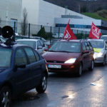 Kotxe karabana Deba-Behean herrialdeko hitzarmenaren alde.