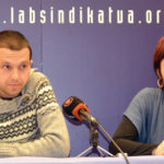 Oihan Ostolaza eta Garbi&ntilde;e Aranburu gaur sindikatuaren Bilboko egoitzan.