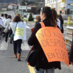 Eurest enpresako langileak zutabean abiatu ziren Deriotik enpresa atariraino.