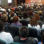 Ostegunean 200 langile inguru batzartu ziren Osakidetzako behin behineko langileen egoera aztertzeko.