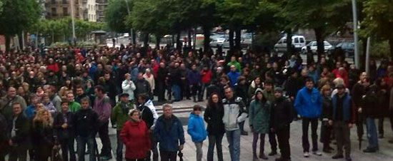 Manifestazio jendetsuak arratsaldean herri eta hiriburuetan Euskal Herrirako eskubude sozialen gutun baten alde