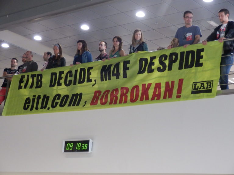 Eitb.com egiten duten M4F enpresako langileek greba mugagabea deitu dute