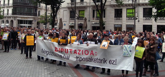 Los sindicatos abandonan la mesa de negoción ante las imposiciones de la Diputación