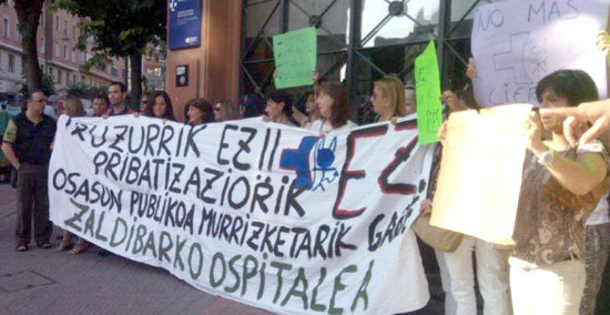 La policía impide el encierro de las y los trabajadores de la Red de Salud Mental de Bizkaia