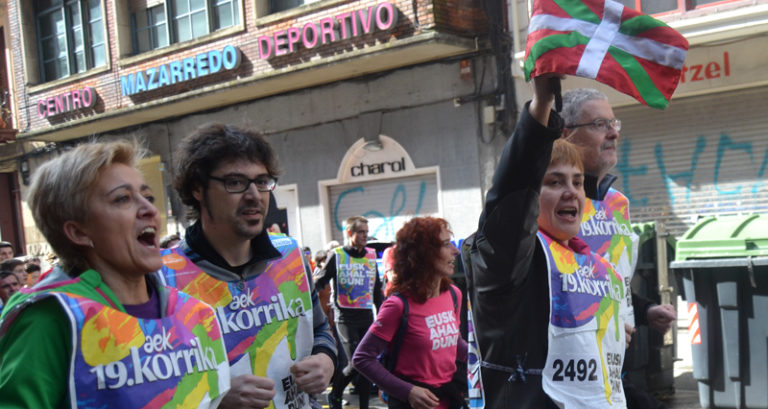 2.500 kilometro Korrika Euskal Herria EUSKAHALDUNDUZ!