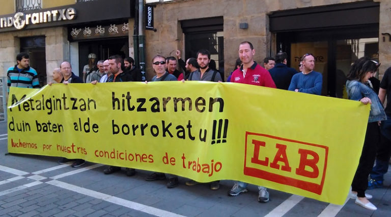 Patronalen jarrerak metalgintzako hitzarmenaren negoziazioa blokeatzen du
