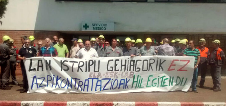 Arcelor Mittaleko langileek azpikontratazioak hil egiten duela salatu dute