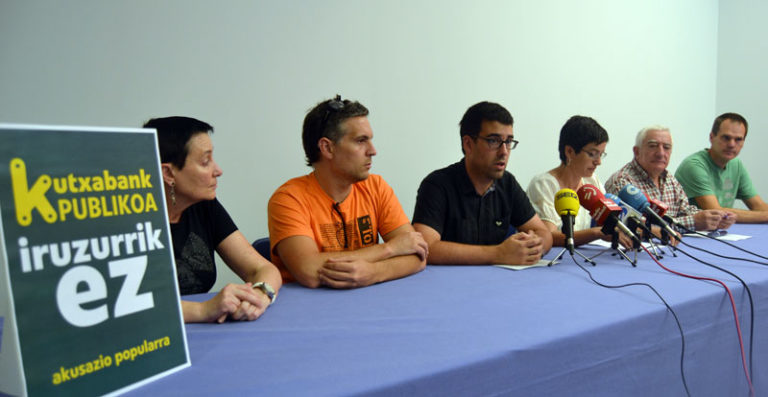 Cabieces kasua politikari batzuen onurarako ate birakarien funtzionamenduaren agerraldi klasiko bat da