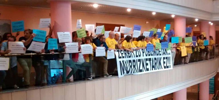 Murrizketak salatu dituzte Espainiako Justizia Ministroaren aurrean