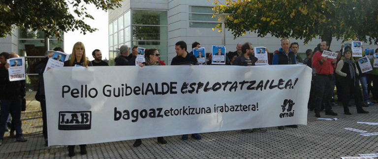 Guibelalderen dimisioa eskatu dugu gaur ADEGI aurrean