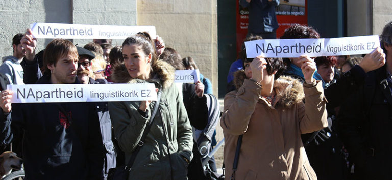 Napartheid linguistikoaren kontra