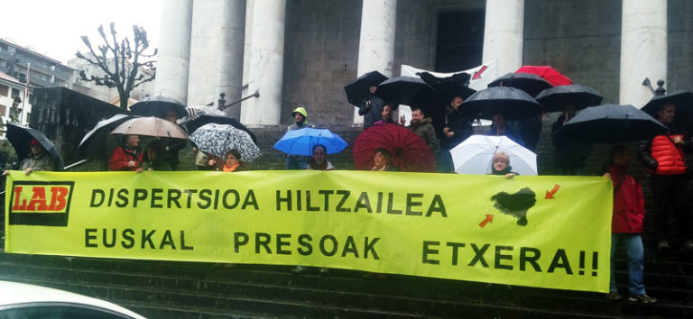 Presoak eta iheslariak etxeratzearen alde,  kontzentrazioak gaur Mutrikun eta bihar Oiartzunen