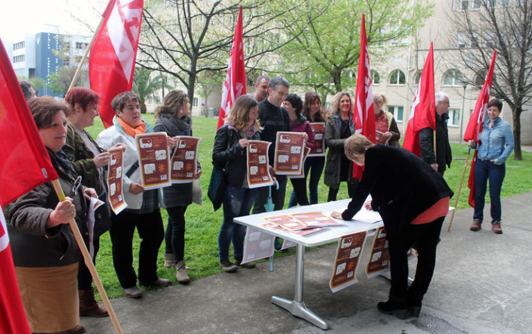 Irakaskuntzan ere Oro ez da urre, “Zerbitzu publikoetako prekarietatearen kaiera” Donostiako EHUn egon da gaur