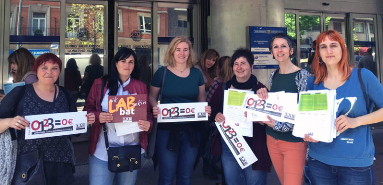 2.000 sinadura baino gehiago haurreskola txikien inguruko politika egokia aldarrikatzeko