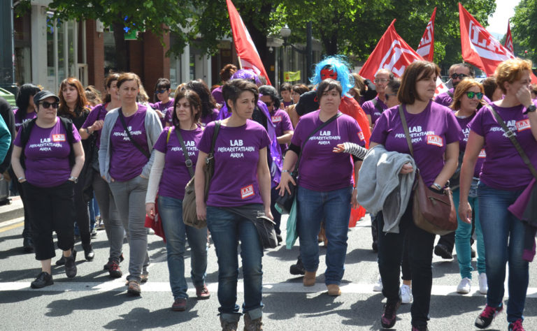 Zerbitzu pribatuetako langileek prekarietateari aurre egiteko neurriak aldarrikatu dituzte
