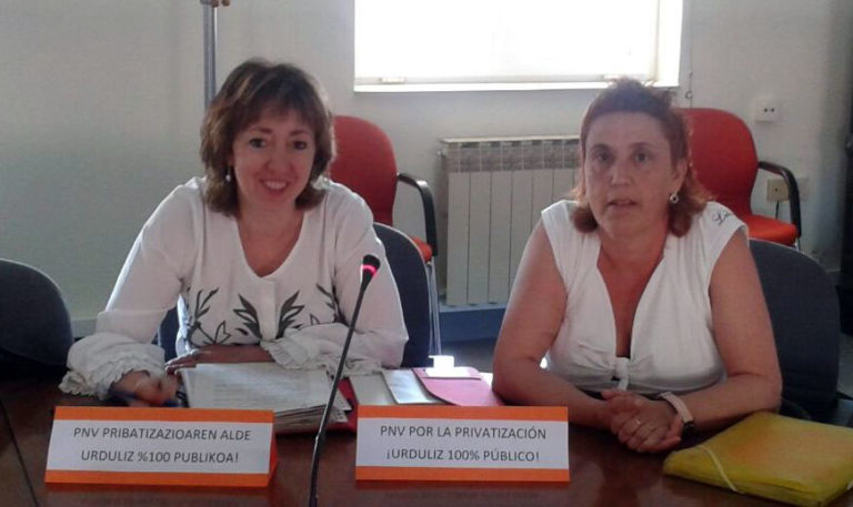 Osakidetzak negoziatu barik jarraitzen du eta enpresa kudeaketaren alde egiten du, dekretu berri baten bitartez