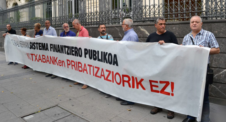 Kutxabank publikoa plataformak aurkezturiko mozioa Bizkaiko Batzar Nagusietan aurkeztu du