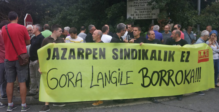 Jazarpen sindikalaren aurrean, langile borroka aldarrikatzen dugu Wat Direccionesen