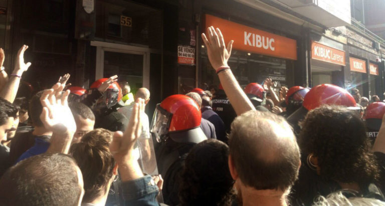 Etxe-kaleratze eta bazterketa sozialaren aurrean, herritarron mobilizazioa