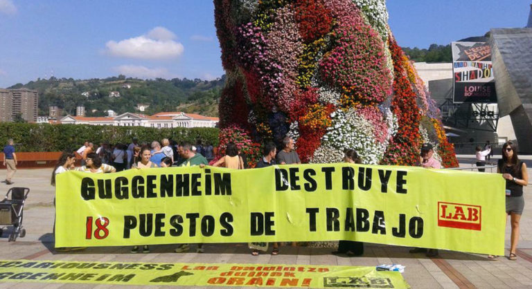 Greba Guggenheim Museoan lanpostuen defentsan eta prekarietatearen aurka