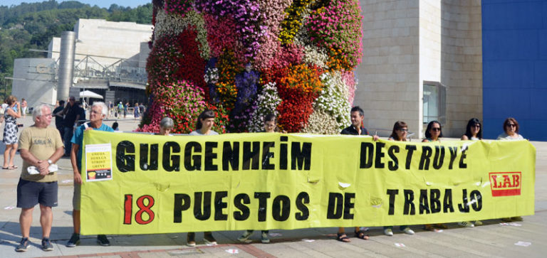 Guggenheim Bilbaoko hezitzaileek greba mugagabeari hasiera eman diote