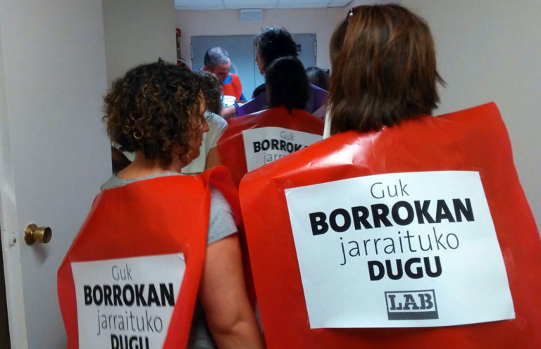 Santa Marina ospitaleko zuzendaritzaren inpunitatearen aurkako protesta