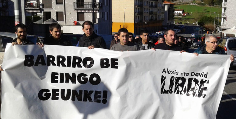 Ehundaka herritarren babesa eta elkartasuna jaso dute Alexis Rodriguez eta David Gonzalez TMAko langile ohiek