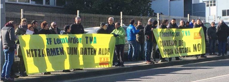 Nos hemos movilizado por un convenio digno en la empresa TVA de Ermua