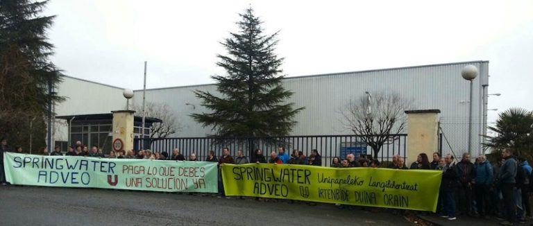 La plantilla de Unipapel denuncia que lleva desde marzo sin cobrar ninguna nómina