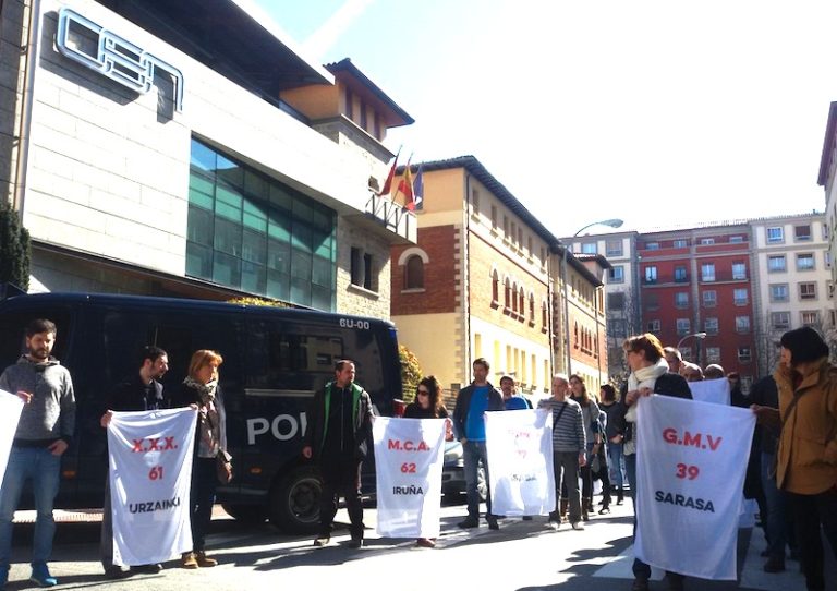 Hemos llevado la denuncia de la siniestralidad laboral a la sede de la patronal CEN