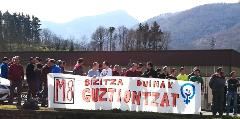 Paros en Chinchurreta para exigir que la empresa cumpla sus compromisos en torno a la contratación de mujeres