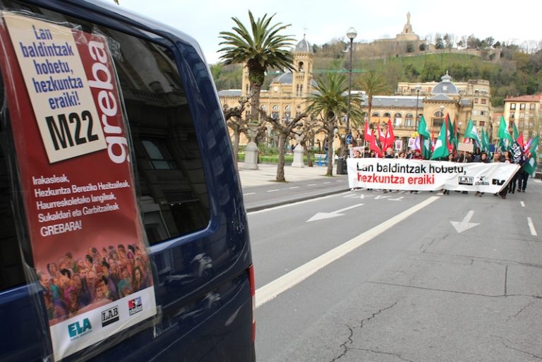 La huelga convocada en la enseñanza pública no universitaria ha tenido un seguimiento superior al 75%