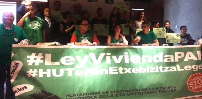Etxebizitza lege proposamenaren aldeko manifestazioarekin egin dugu bat
