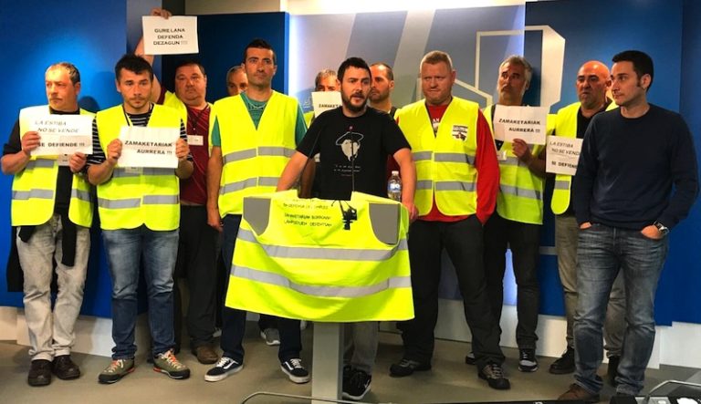 Santurtzi eta Pasaiako 700 zamaketariren kaleratzea adostu egin dutela ohartarazi dugu