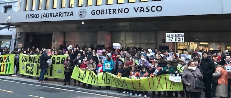 La Milagrosaren jarraipena exijitzen diegu Hijas de la Cruz eta Kristau Eskolari, Barakaldoko alkateari eta hezkuntza Departamentuari