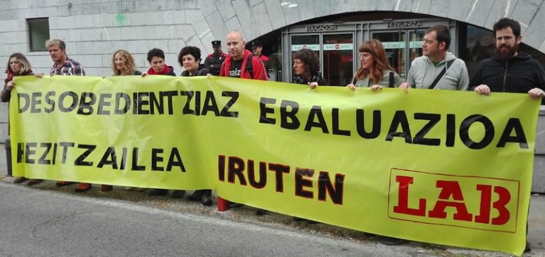 Iruñean eta Bilbon bildu gara errebalidei planto egin eta ebaluazio hezitzailea aldarrikatzeko