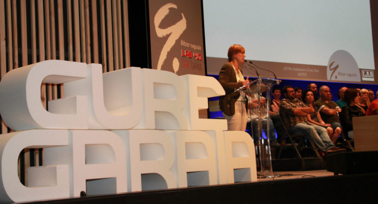 Se acepta por unanimidad el balance de los últimos cinco años presentado por Ainhoa Etxaide