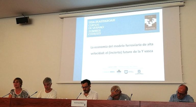 Abiadura Handiko Trenak ez duela onura sozialik ekarriko berretsi dugu