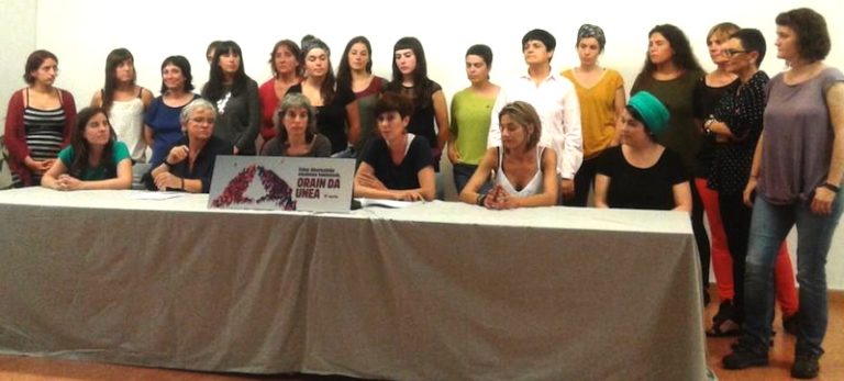 Feminismoak Euskal Herriak dituen korapiloak askatzen lagundu eta etorkizuneko erronkei ekarpena egin behar diela nabarmendu dugu