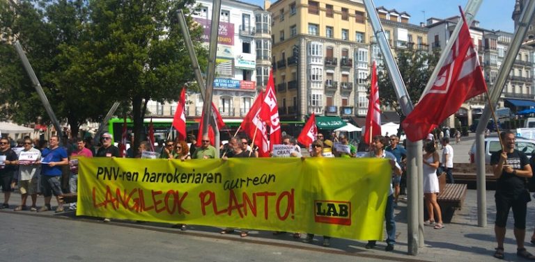 Hemos salido a la calle para denunciar la prepotencia del PNV