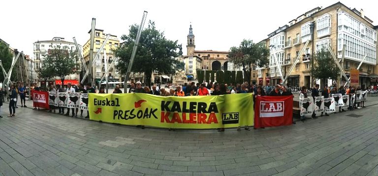 Nos hemos concentrado en defensa de los derechos de las y los presos y refugiados políticos vascos