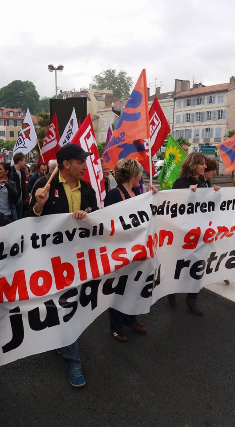 Segurtasun legearen eta lan kodigoaren haustearen kontra «front social» bat antolatzen ari da Ipar Euskal Herrian