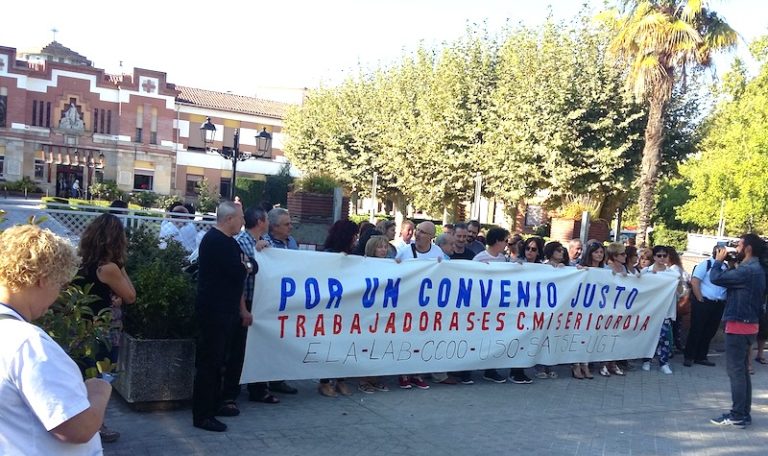 La plantilla de la Casa Misericordia de Iruñea se moviliza por un convenio digno