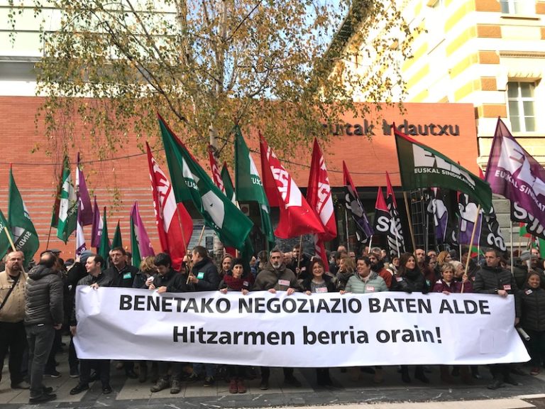 Gizarte Ekimeneko ikastetxeetako ordezkariek benetako negoziazioa exijitu diete Patronalei