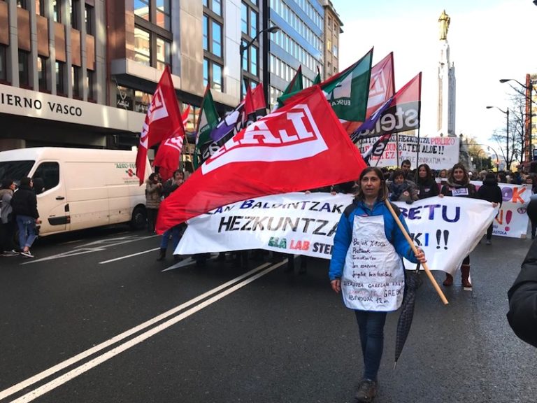 EAEko unibertsitatez kanpoko hezkuntza publikoko bosgarren grebak %75etik gorako jarraipena izan du kolektibo guztietan