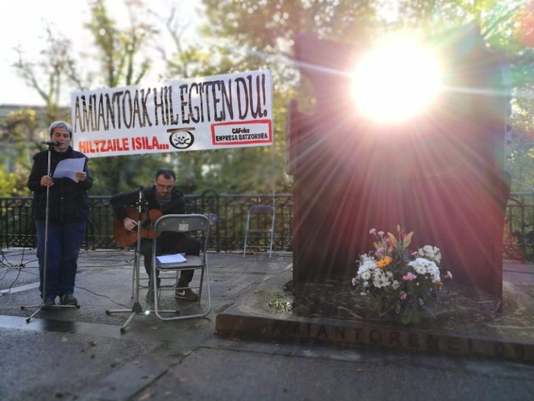 Amiantoaren ondorioz hildako langile ohi baten heriotzaren berri eman du Beasaingo CAFeko enpresa batzordeak