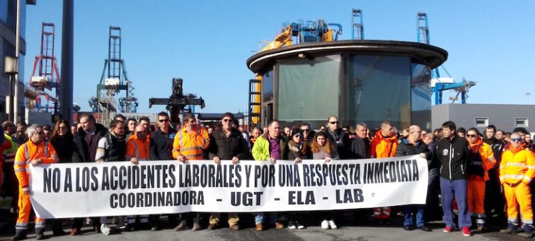 Bilboko portuan izandako lan heriotza salatu dute