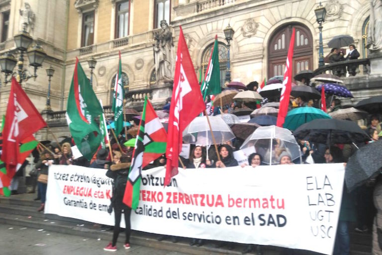 Enpleguaren kalitatea hobetzeko eskatu dute Bizkaiko etxez etxeko laguntza zerbitzuko langileek